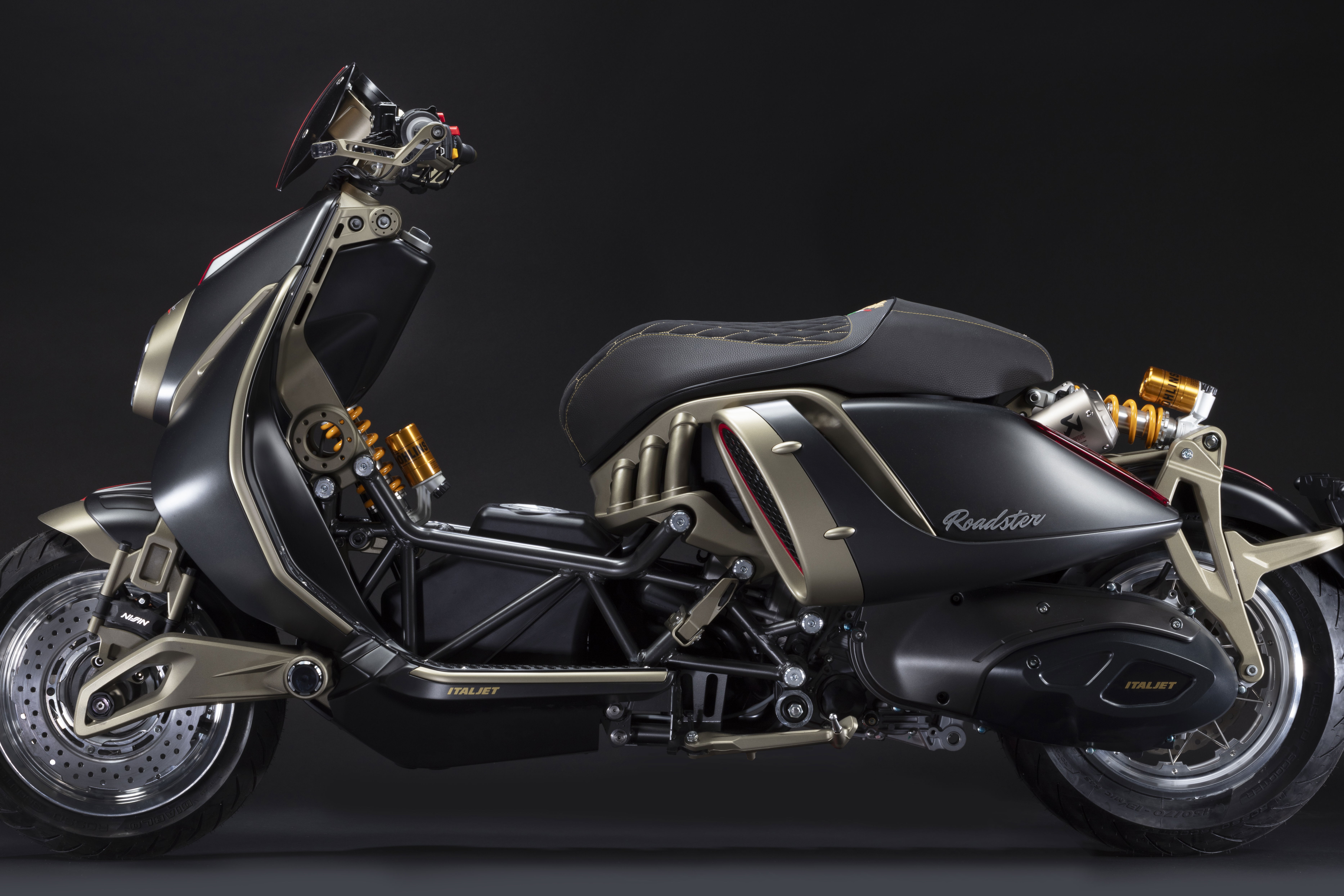 Italjet's brand-new Roadster 400 scooter
