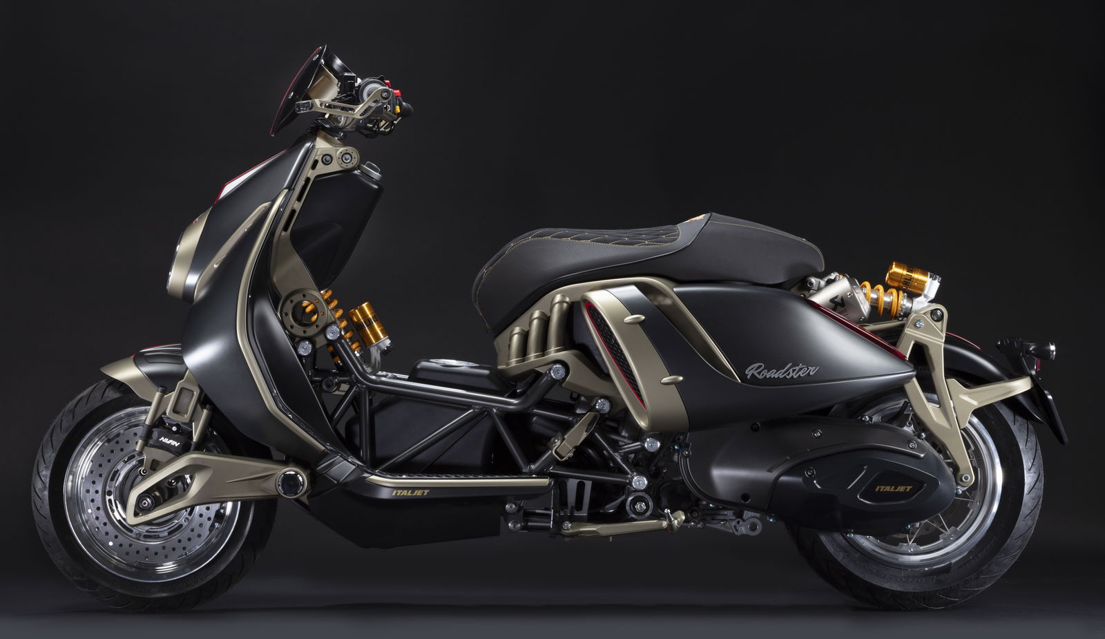 Italjet's brand-new Roadster 400 scooter