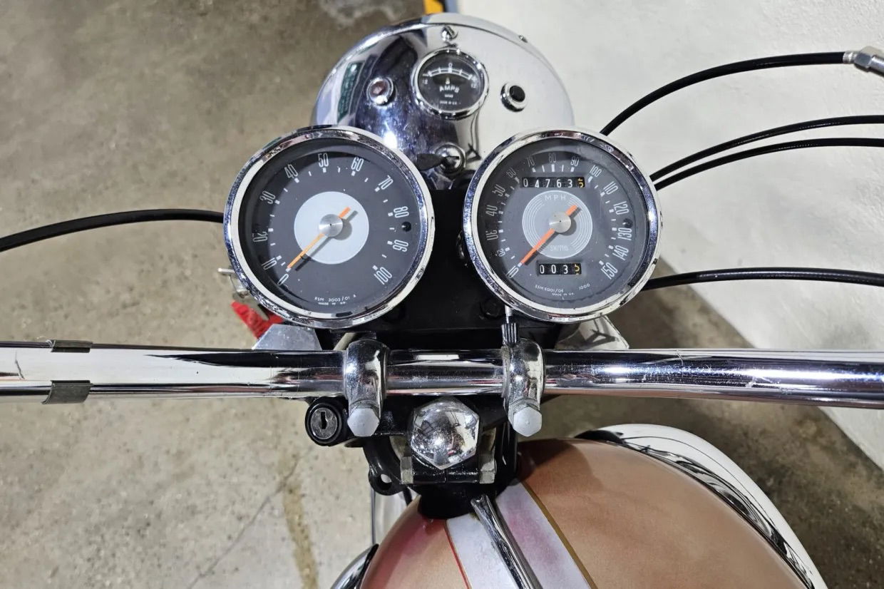 Ex-Billy-Joe Armstrong Triumph Bonneville T120R