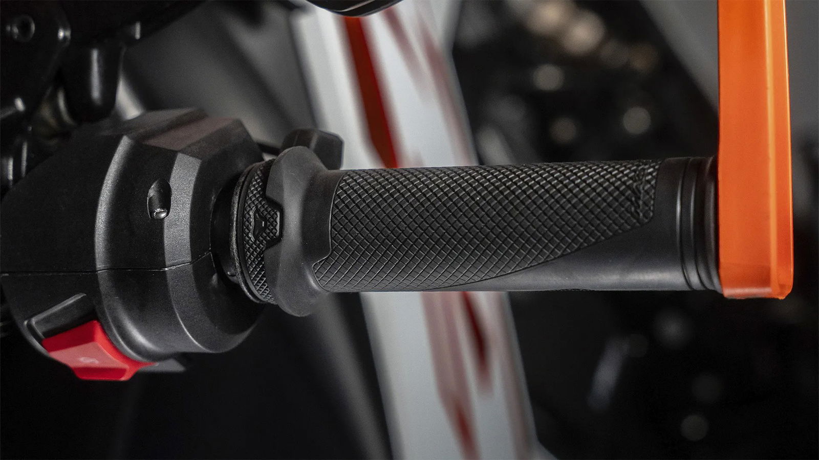 Macna Bluetooth heated grips