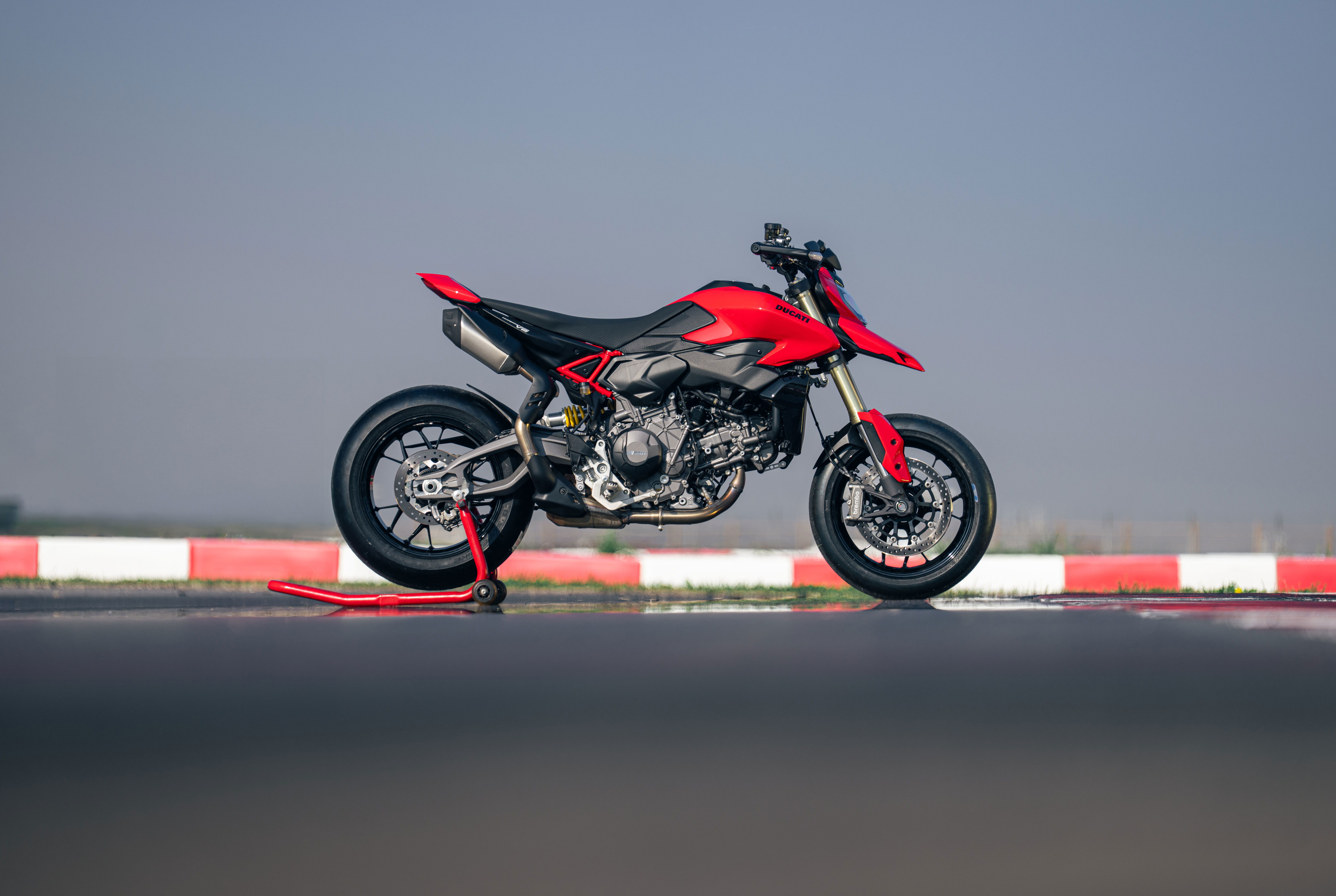 2026 Ducati Hypermotard V2, Hypermotard V2 SP revealed | Visordown