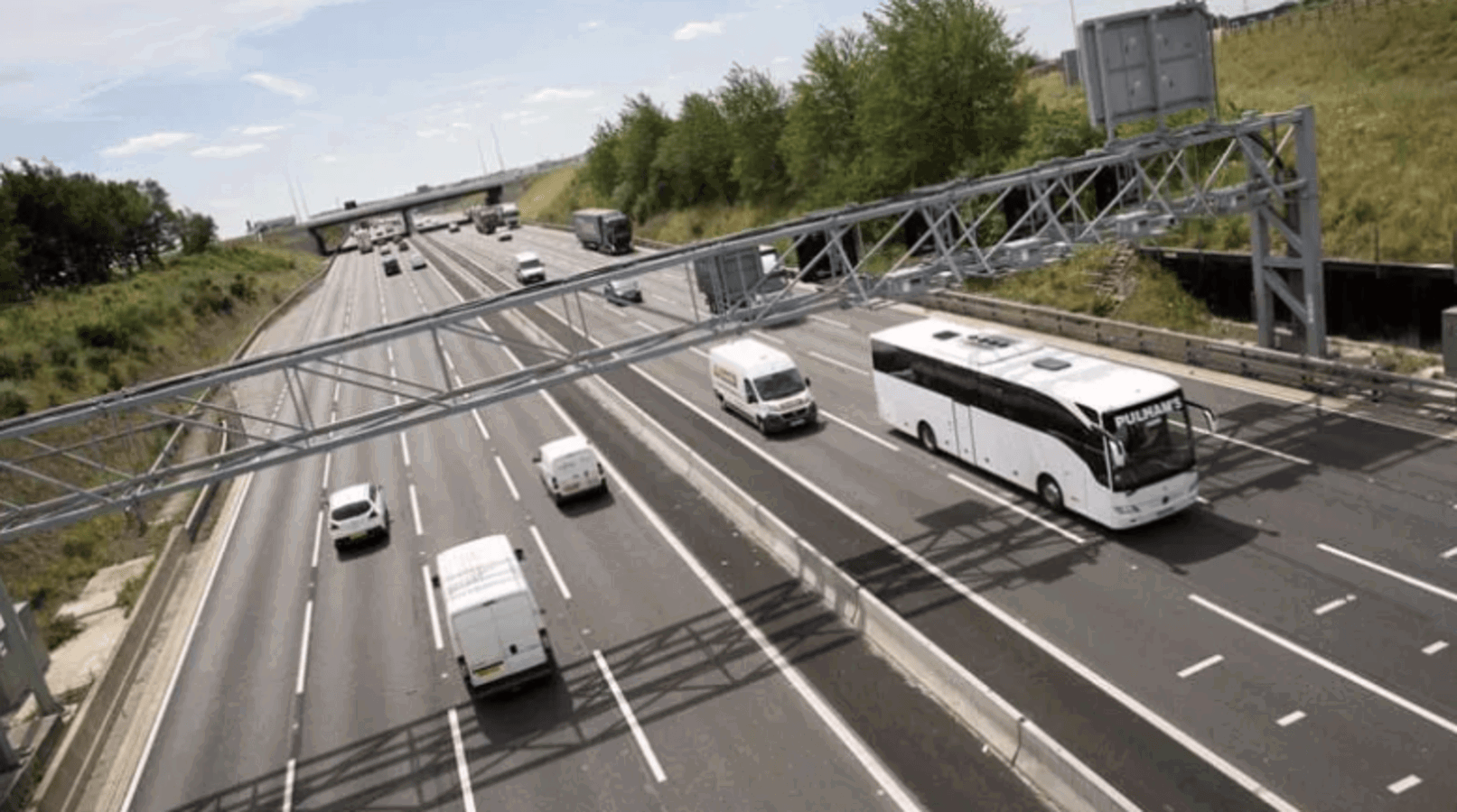 Smart motorway roads