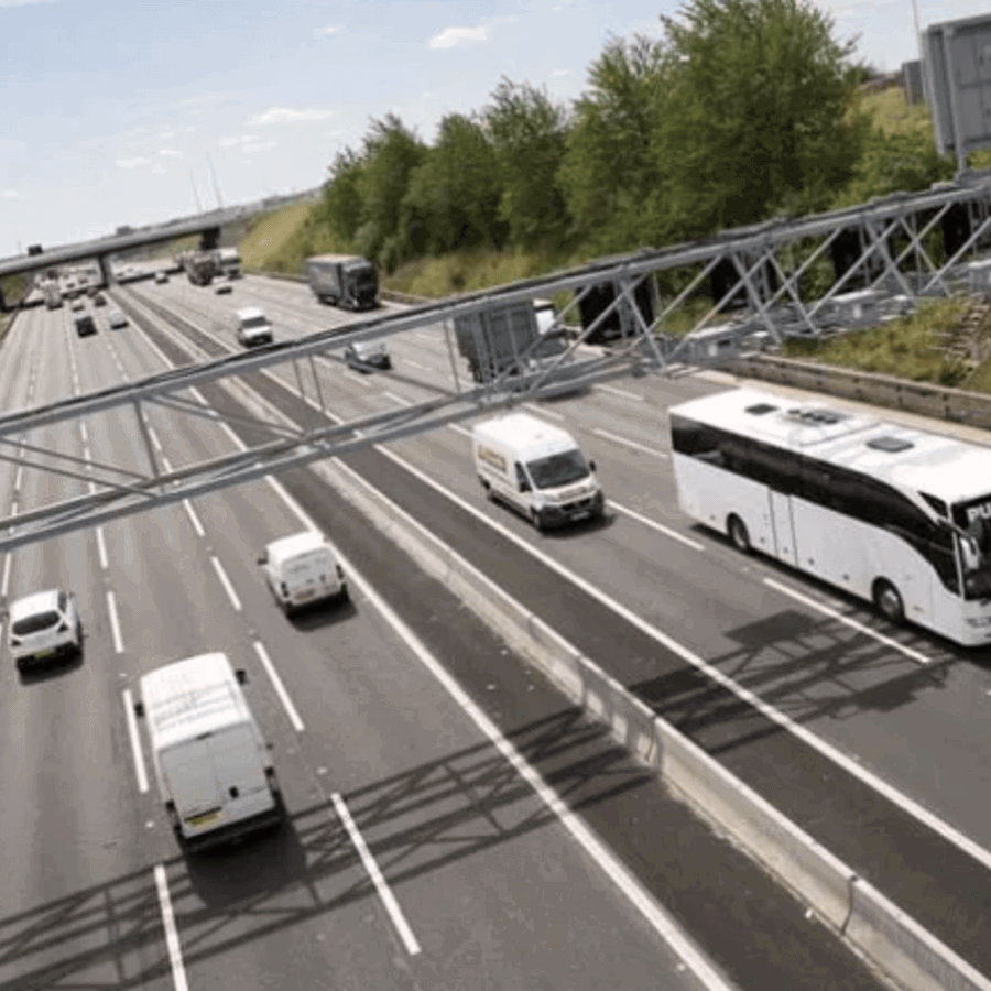 Smart motorway roads