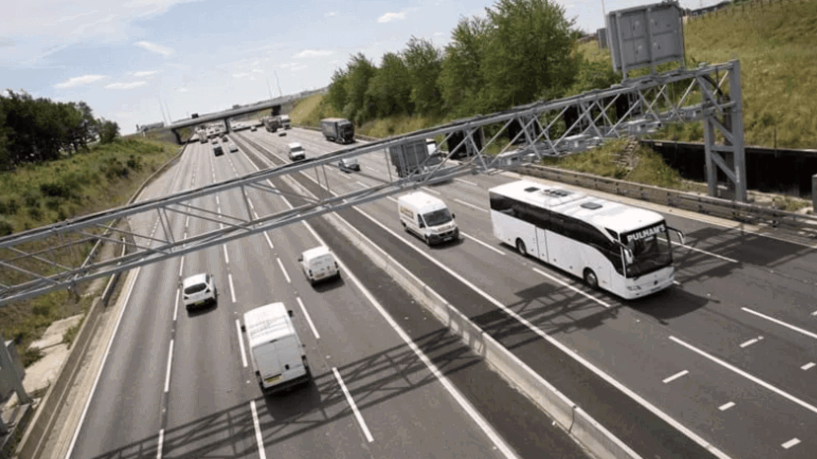 Smart motorway roads