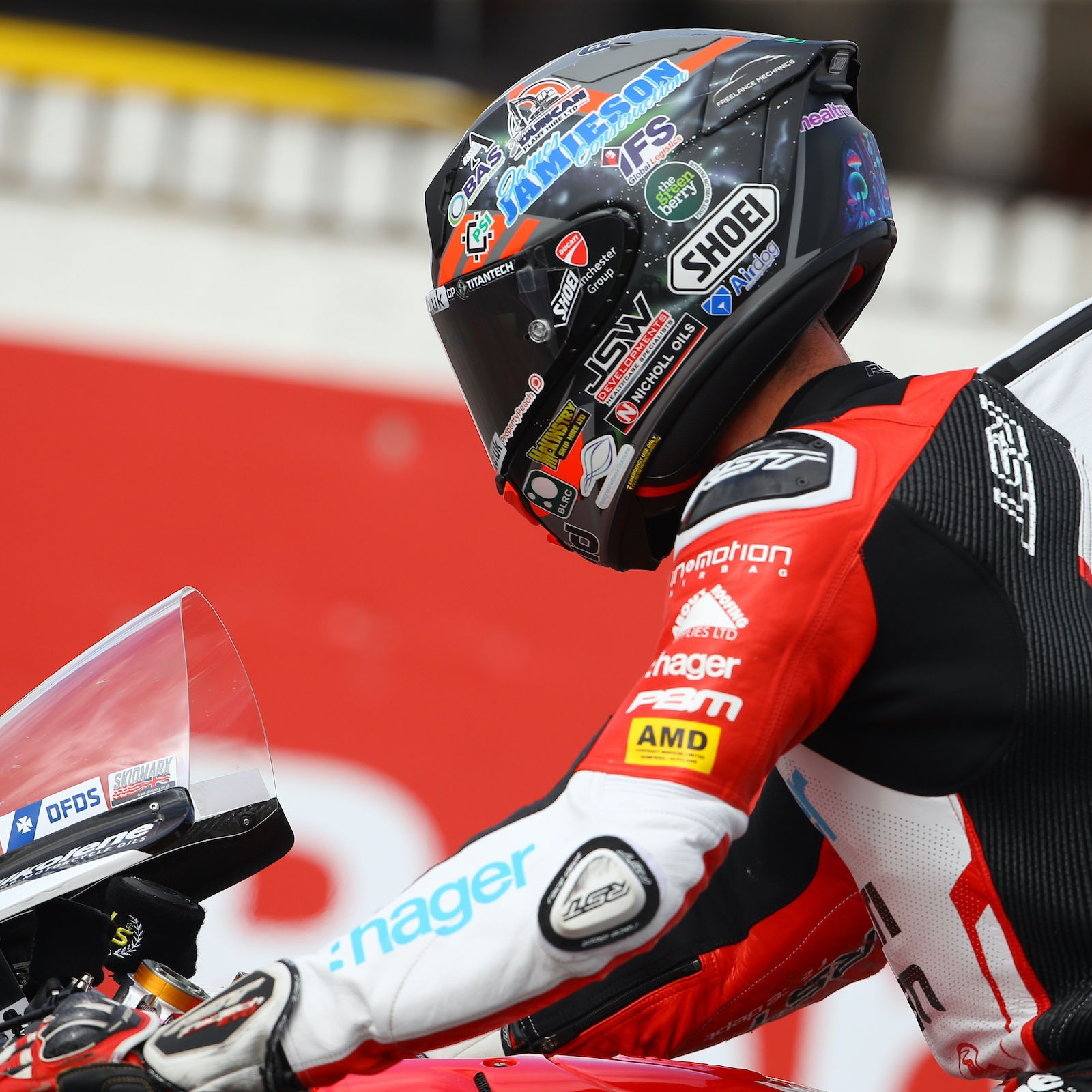 Glenn Irwin riding a Ducati in BSB