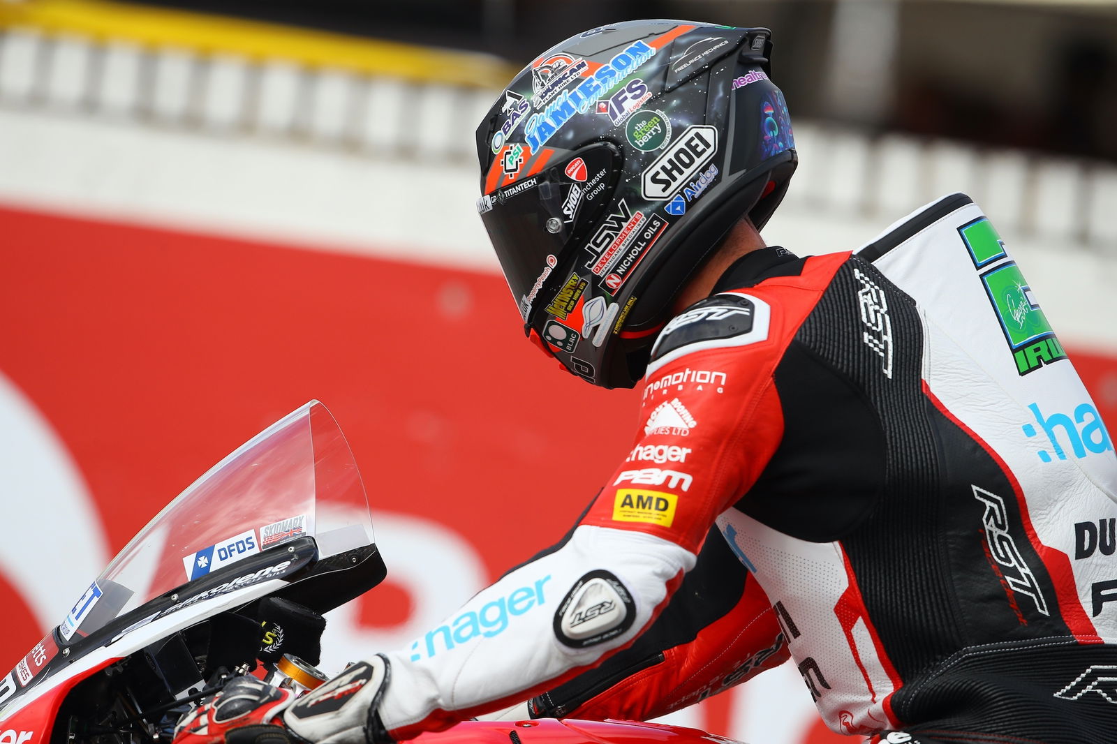 Glenn Irwin riding a Ducati in BSB