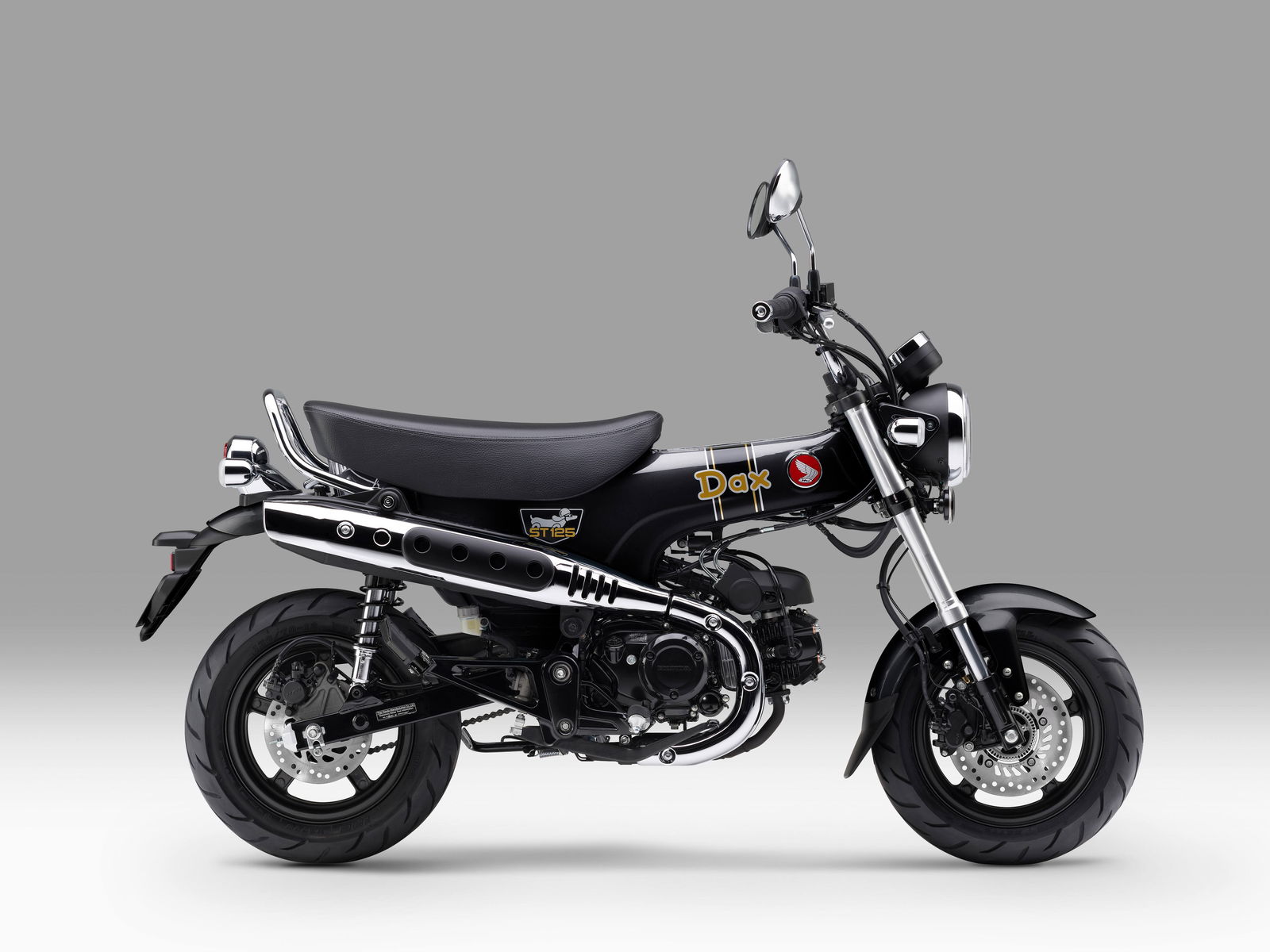 Honda ST125 Dax in black