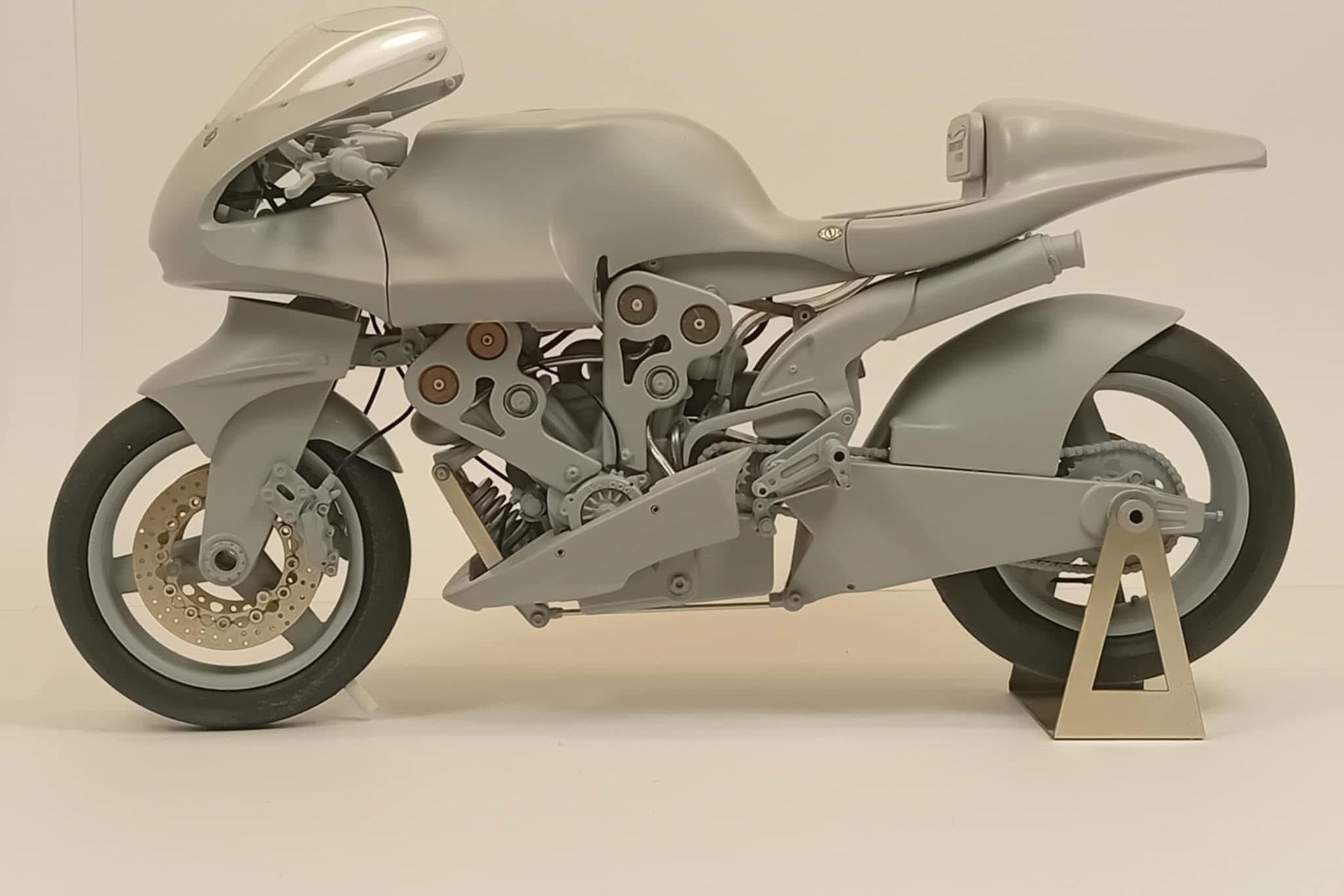 Britten V1000 model kit