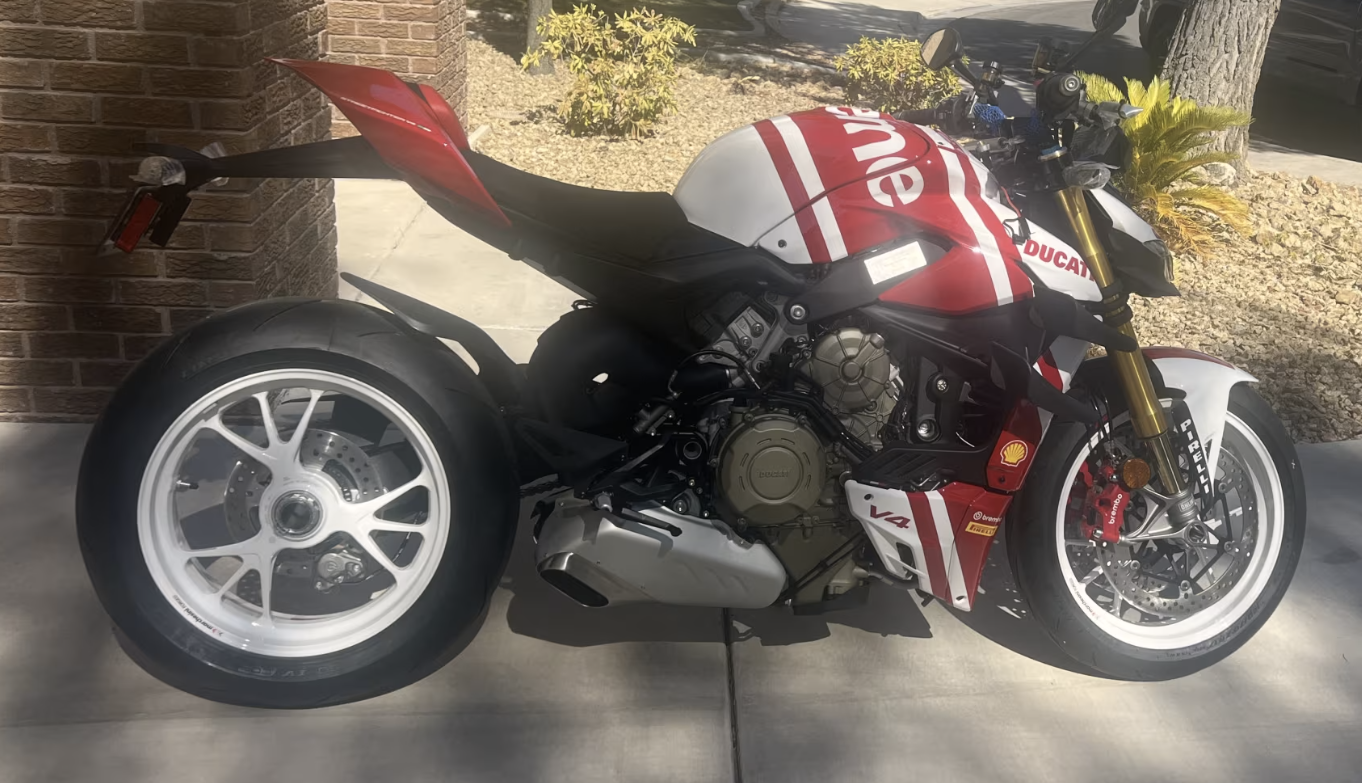 Ducati Streetfighter V4 Supreme