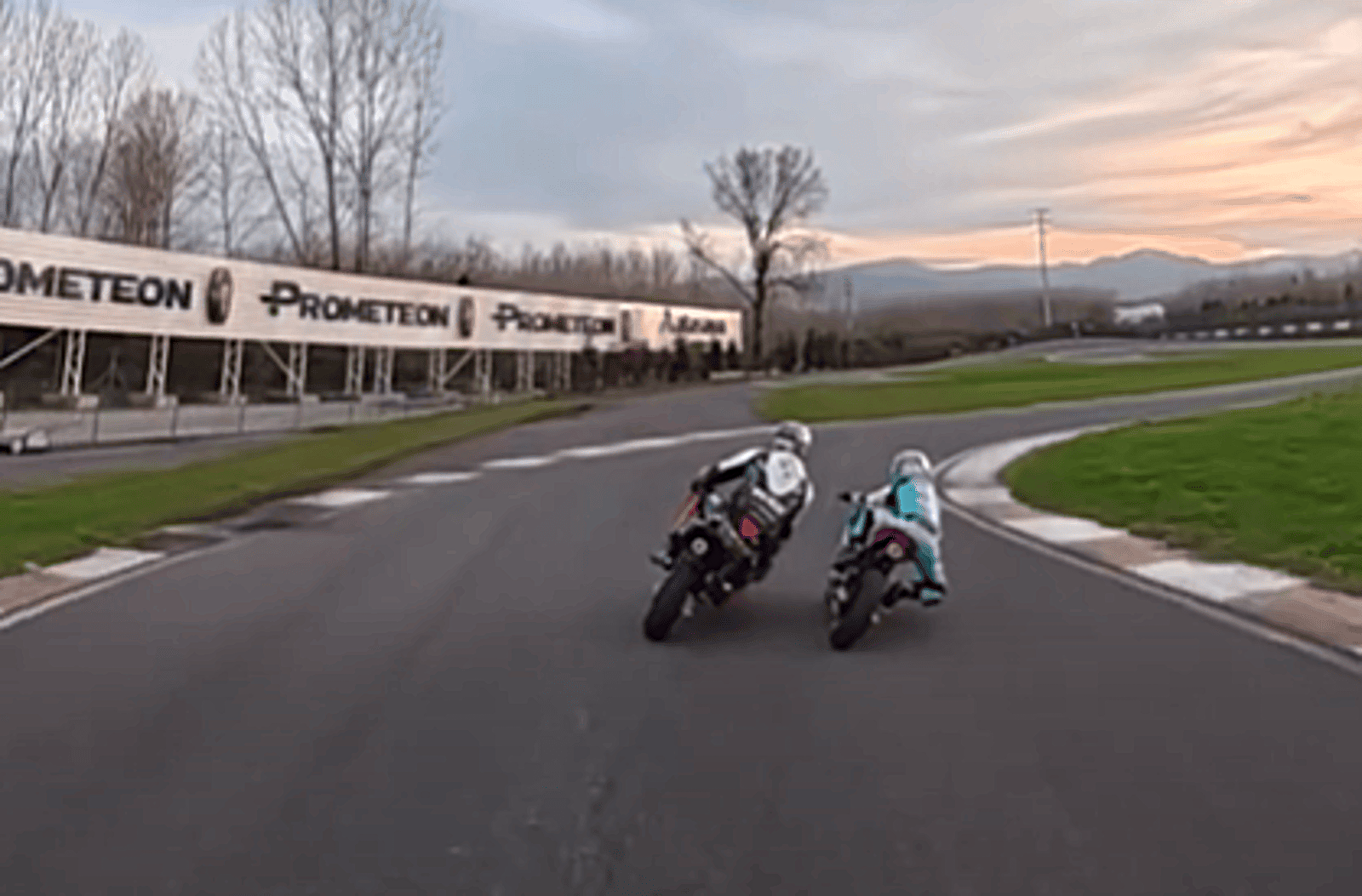 Toprak Razgatlioglu and Zayn Sofuoglu racing each other