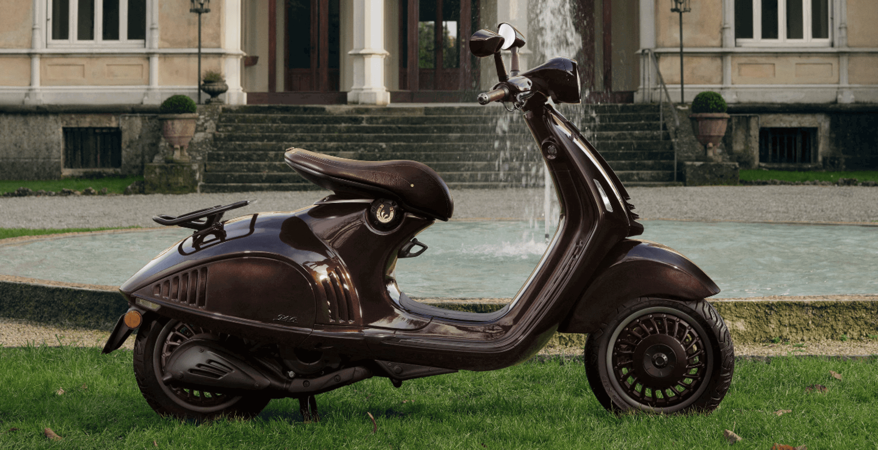 Vespa 946 Horse scooter