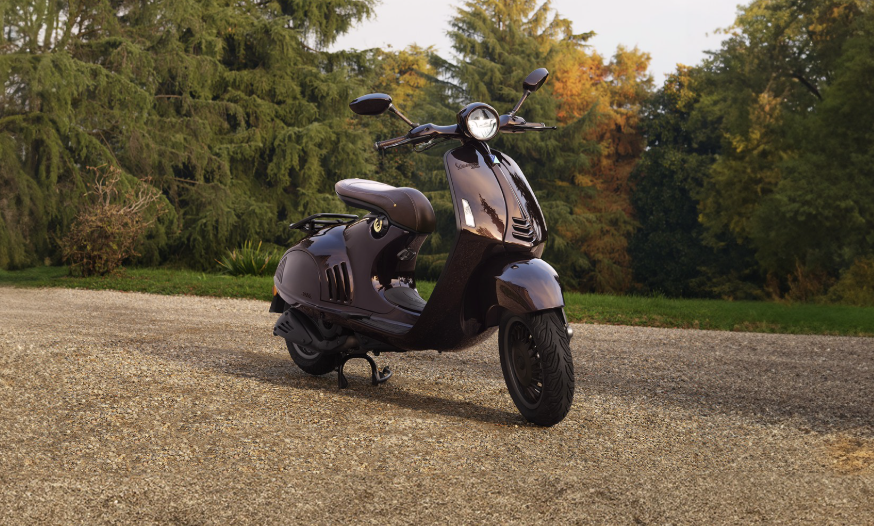 The new Vespa 946 Horse