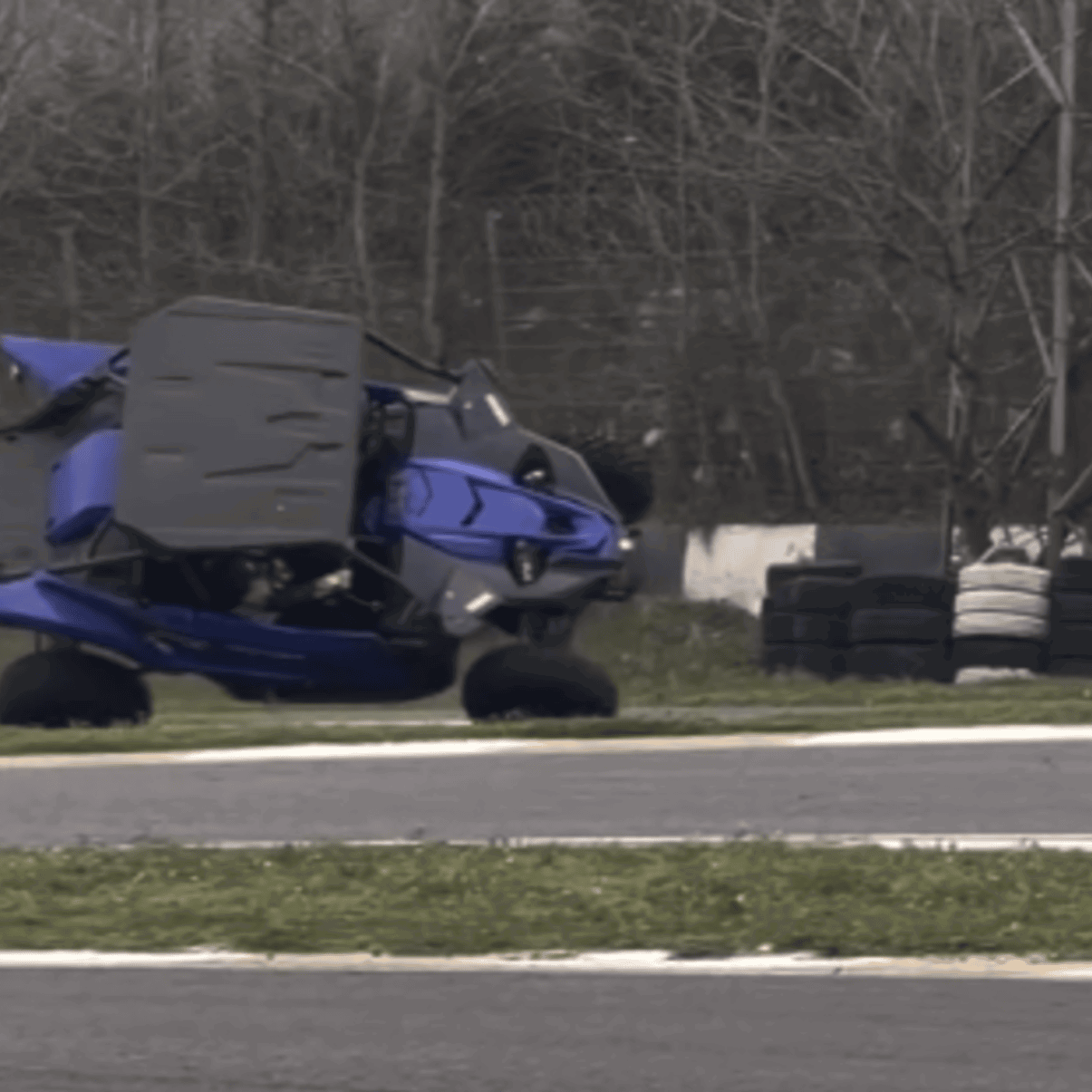 Toprak Razgatlioglu driving a Yamaha YXZ1000R