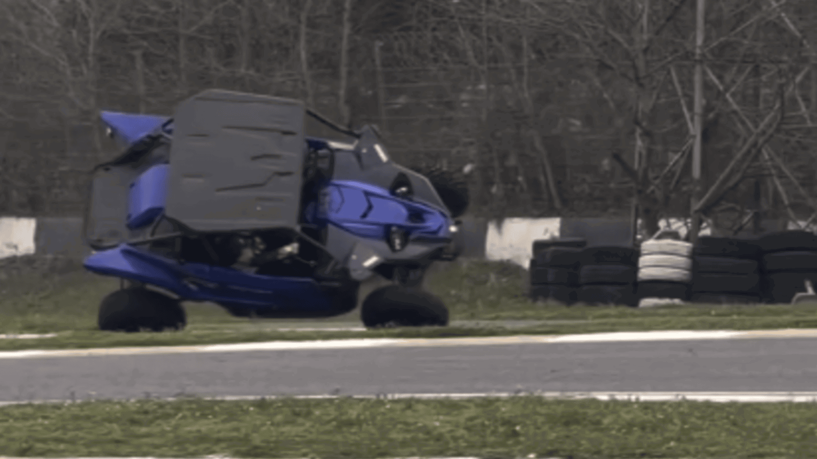 Toprak Razgatlioglu driving a Yamaha YXZ1000R