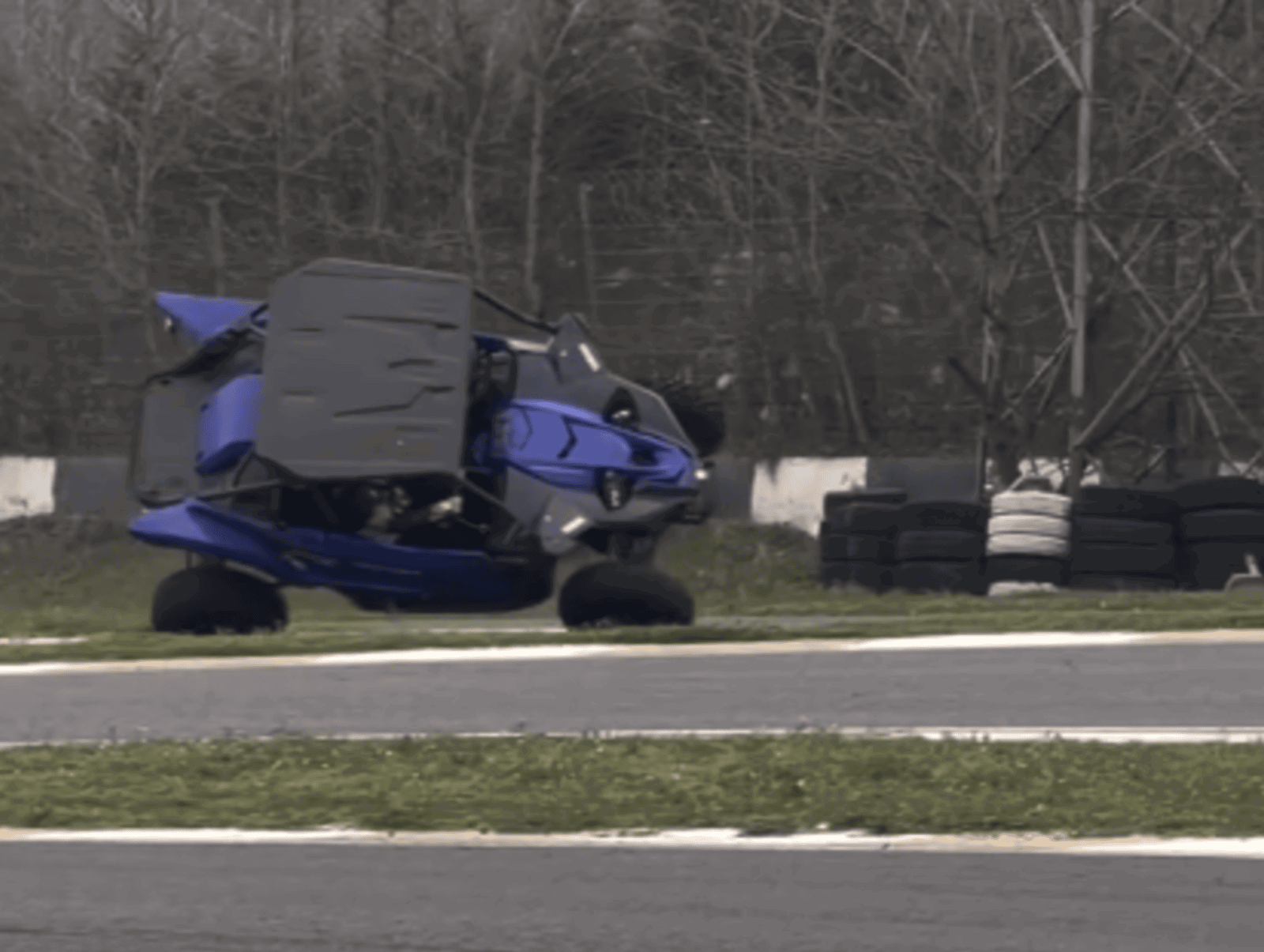 Toprak Razgatlioglu driving a Yamaha YXZ1000R