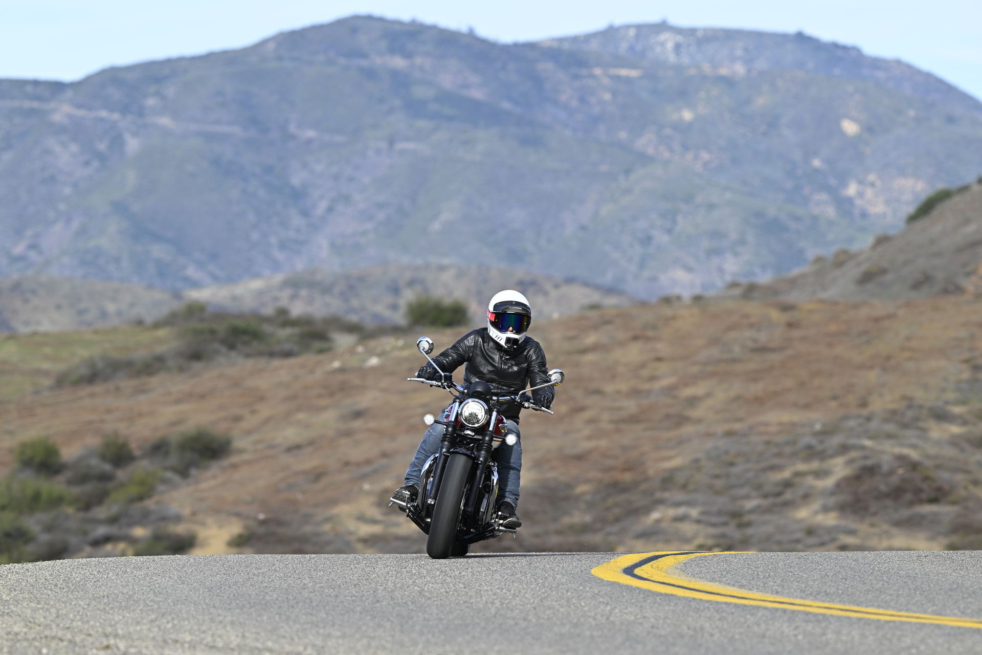 2026 Triumph Speedmaster - riding