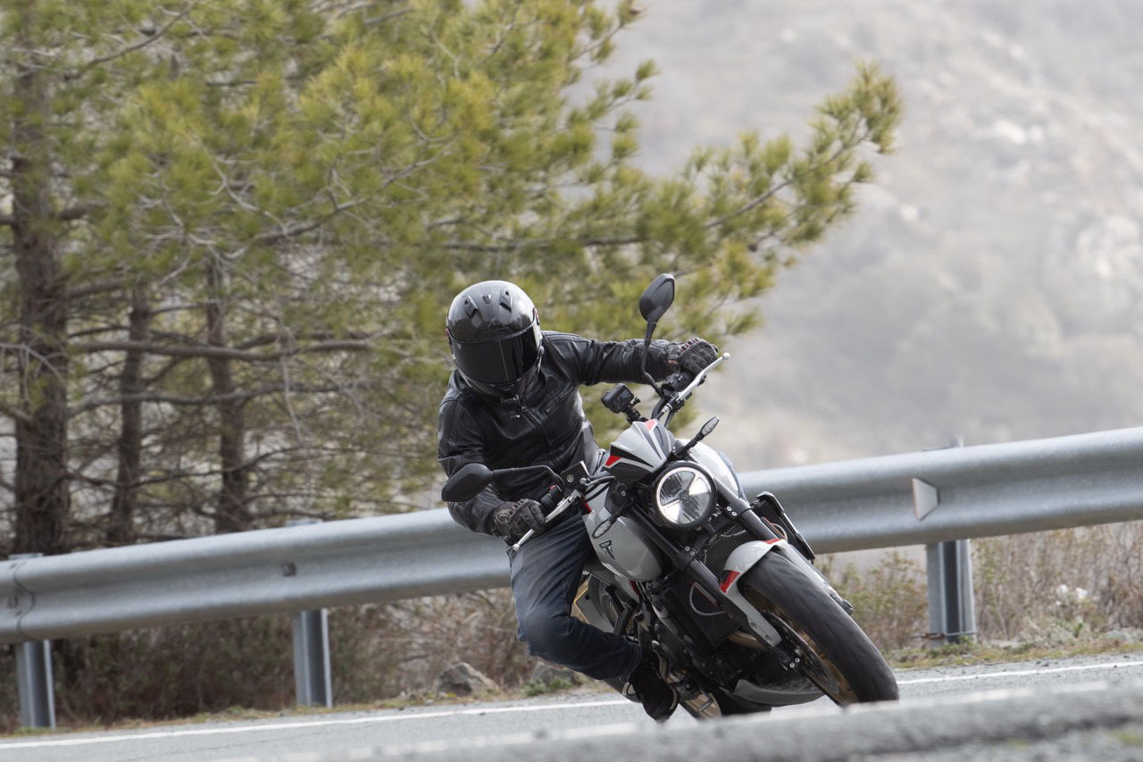 The 2026 Triumph Trident 800 - riding