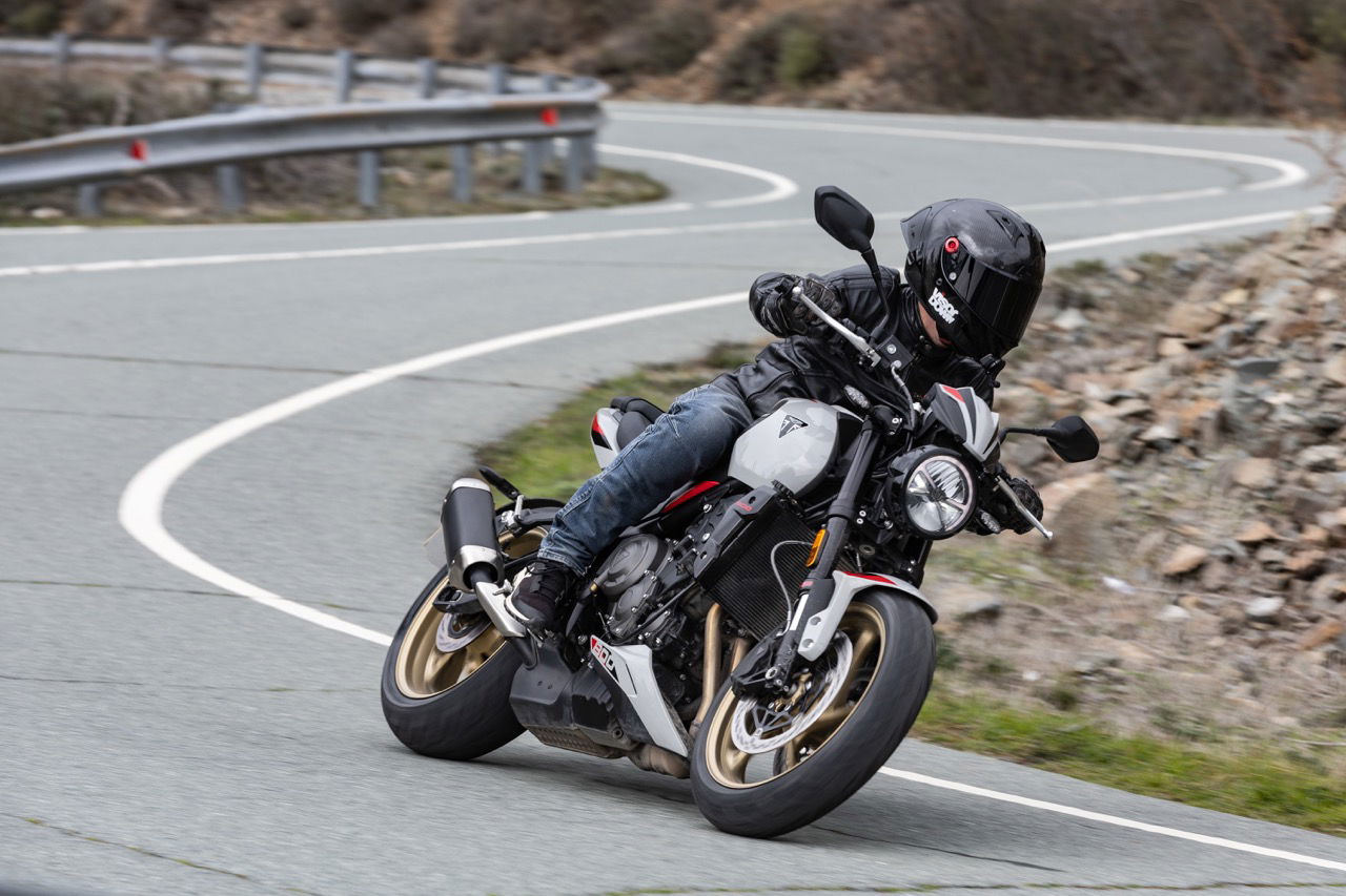 The 2026 Triumph Trident 800 - riding