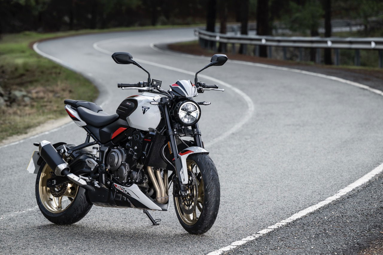 The 2026 Triumph Trident 800 - static