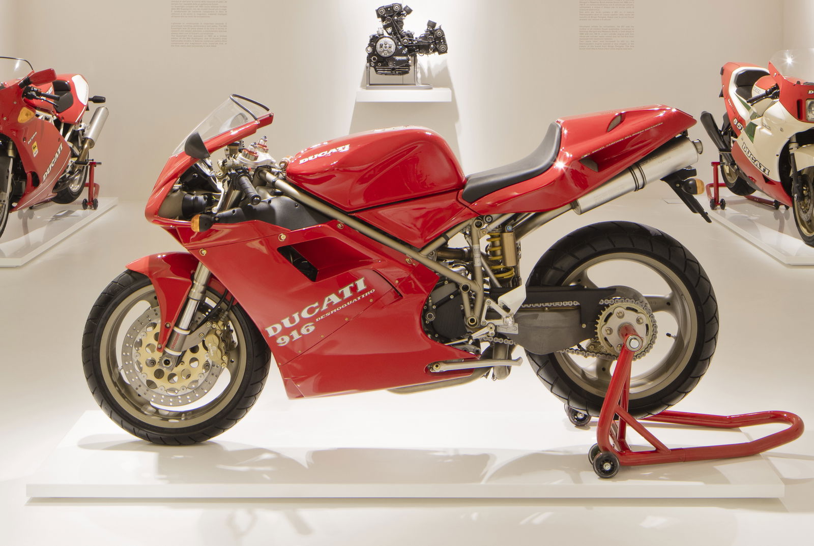 The Ducati 916
