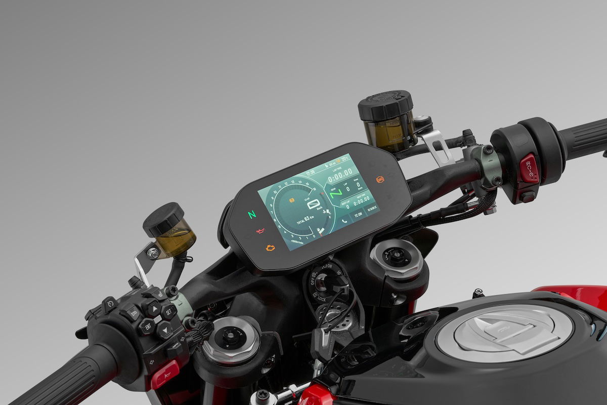 QJMotor SRK 921 dash