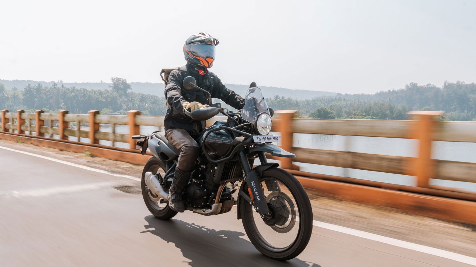 Big-necked riders rejoice: Weise has made the jacket for you