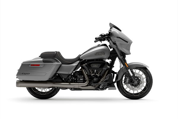 2023 CVO Road Glide and CVO Street Glide