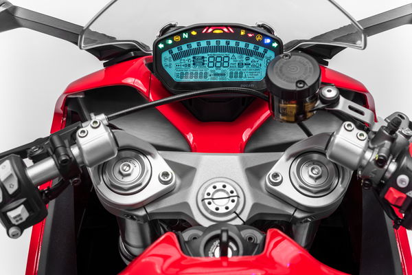 Ducati Supersport and Supersport S debut