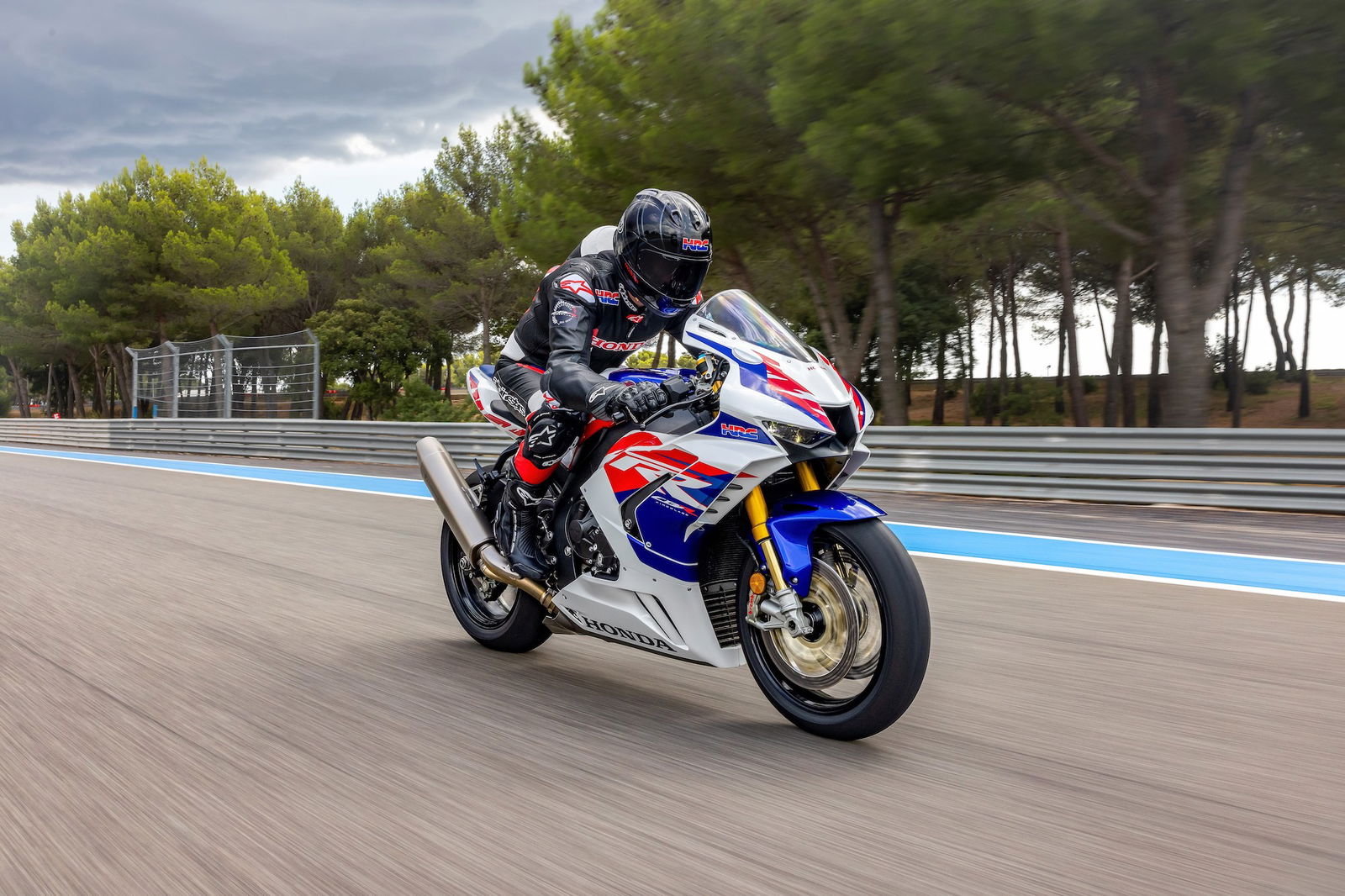 352070_22YM_HONDA_CBR1000RR-R_FIREBLADE_SP_30TH_ANNIVERSARY.jpg