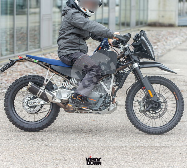 390-Enduro-Visordown-Spyshot 