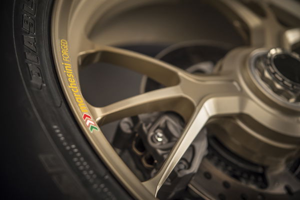 Ducati 1299 Panigale S Anniversario gold wheels