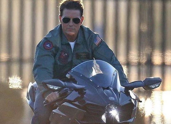 Tom-Cruise-Kawaski-H2