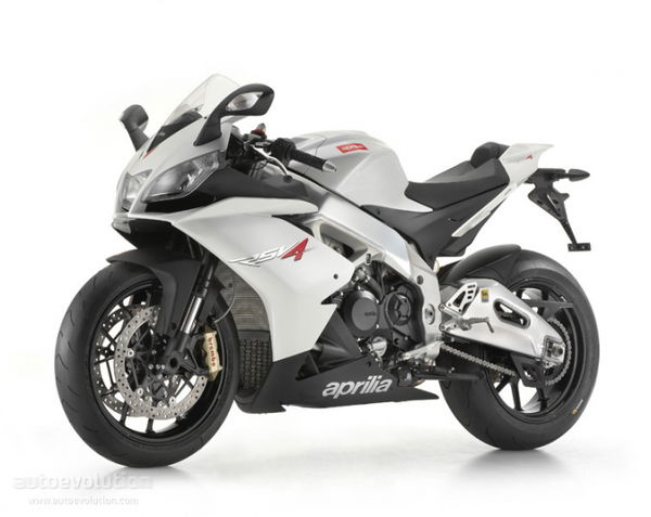 RSV4-R (2009 - 2014) review