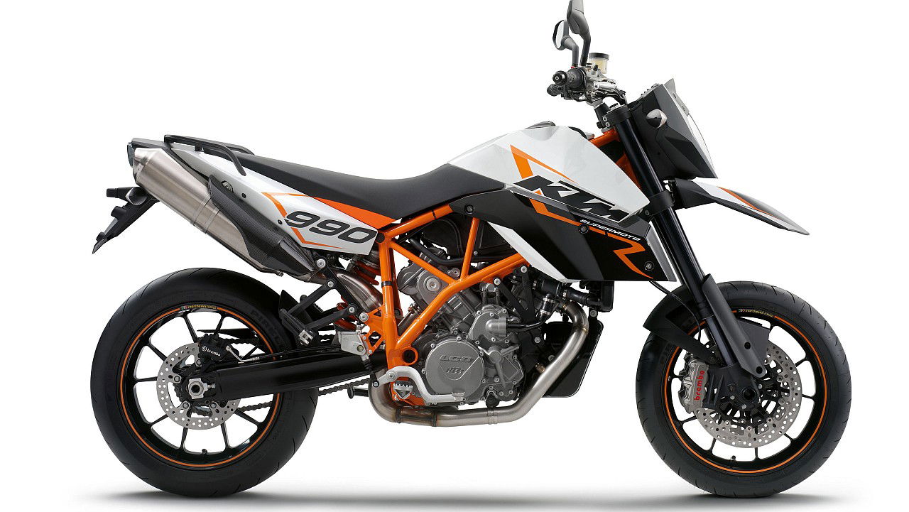 990 SMR Supermoto R (2009 - present) review