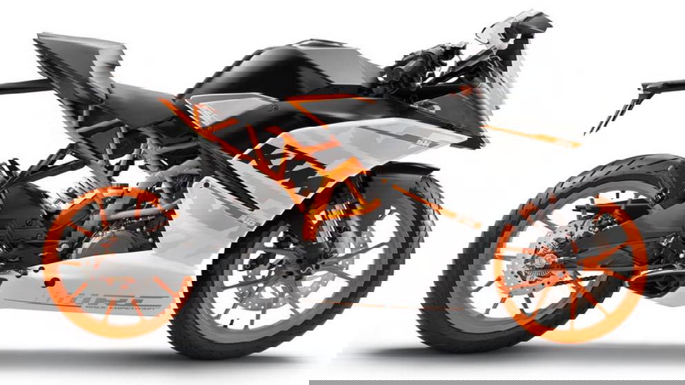 RC390 review