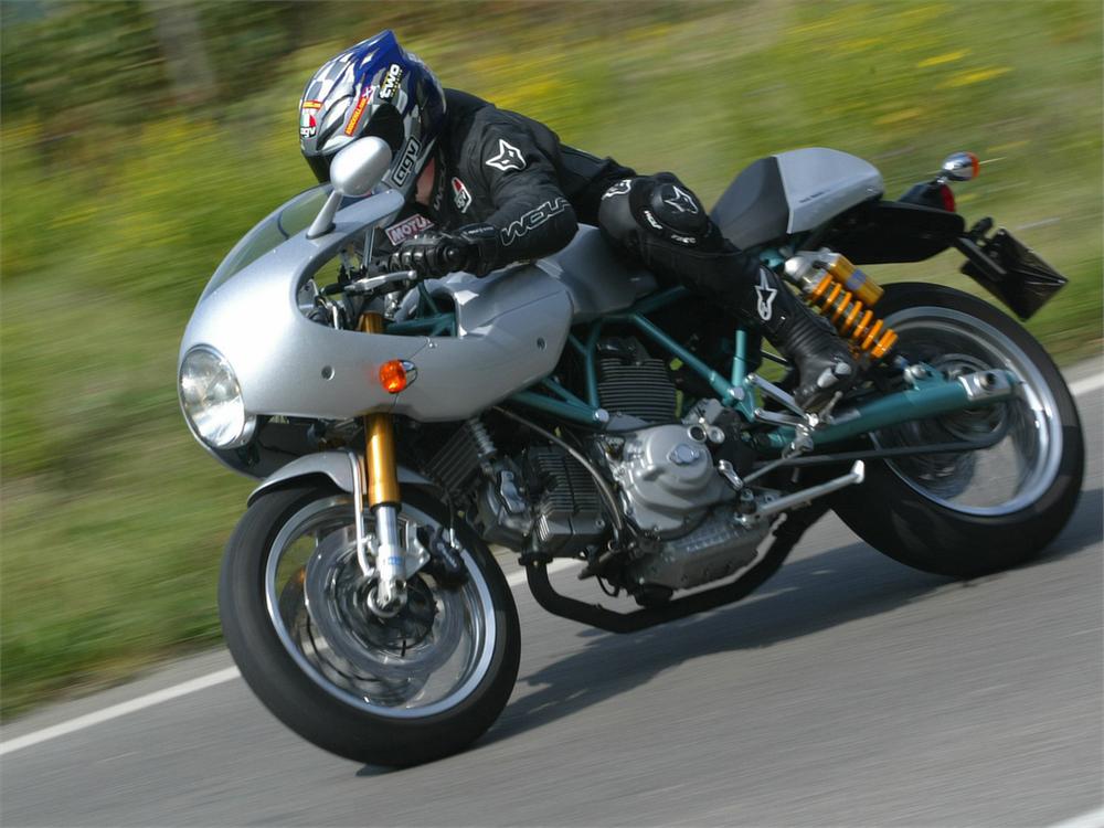 Tuono Fighter R (2006 - 2010) review