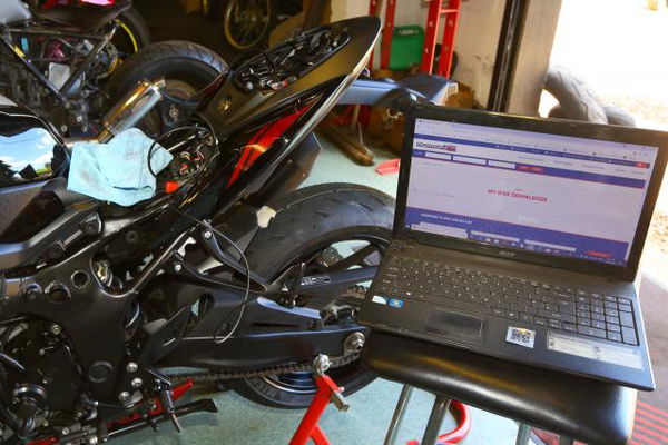 Fitted: Power Commander V for Suzuki GSX-S750