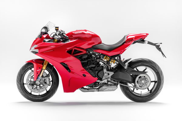 Ducati Supersport and Supersport S debut