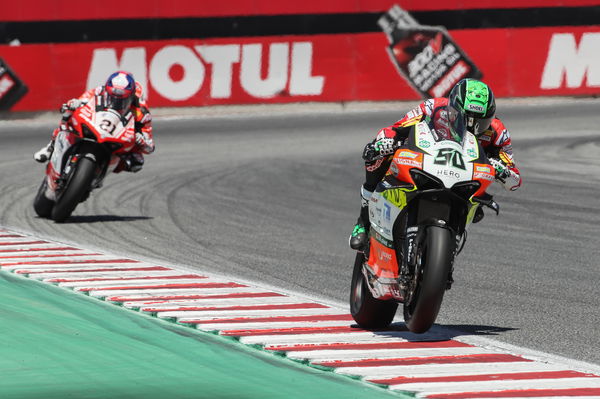 Eugene Laverty leads Michael Ruben Rinaldi, 2019 US WorldSBK. - Gold and Goose