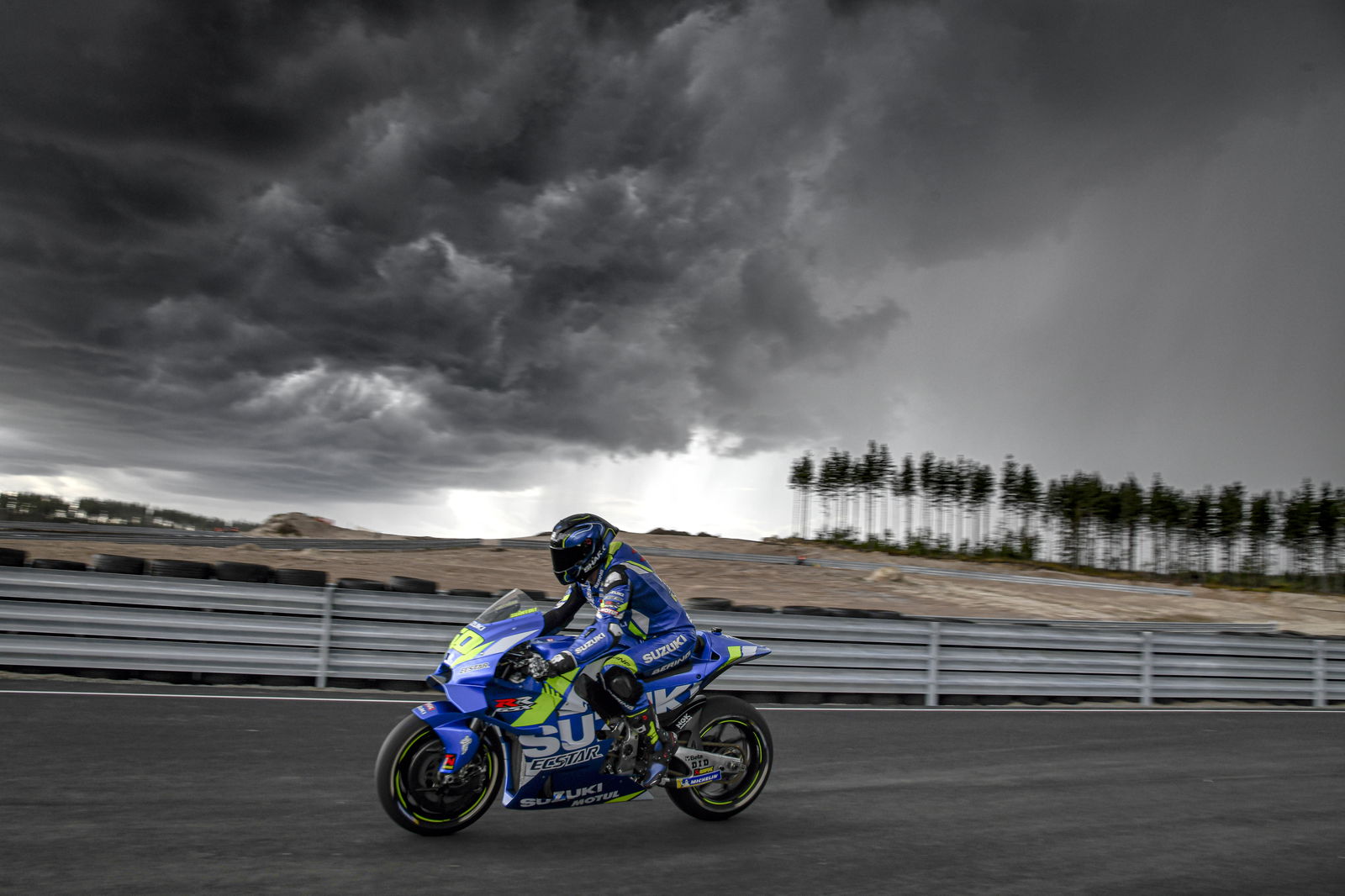 Sylvain Guintoli - Suzuki Ecstar MotoGP KymiRing