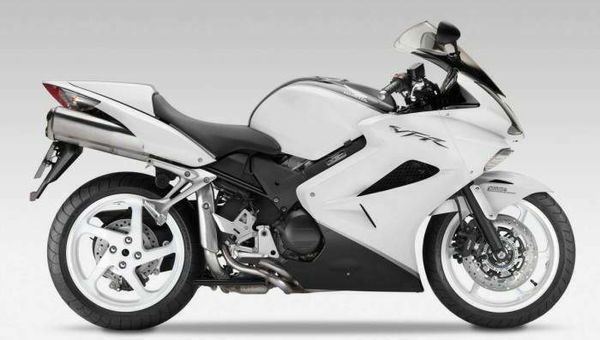 VFR800 VTEC (2005 - 2013) review