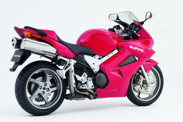 VFR800 VTEC (2002 - 2005) review