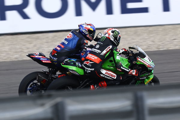 Jonathan Rea, Toprak Razgatlioglu - Kawasaki, Yamaha