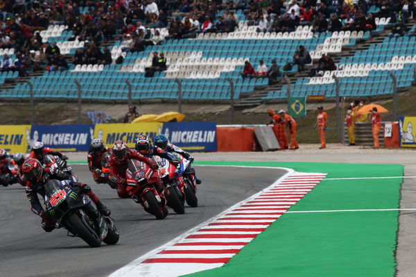 Fabio Quartararo leads MotoGP pack, 2022 Portuguese Grand Prix.