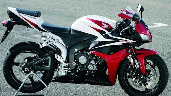 CBR600RR (2007 - 2008) review