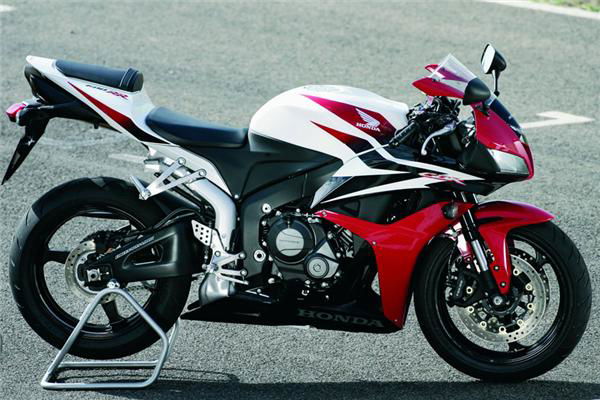 CBR600RR (2007 - 2008) review