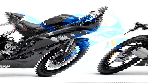 YZF-R6 R (2006) review