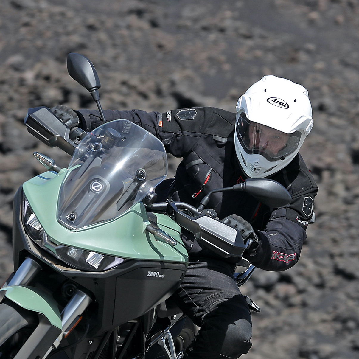 Arai Tour X4 motorcycle helmet review