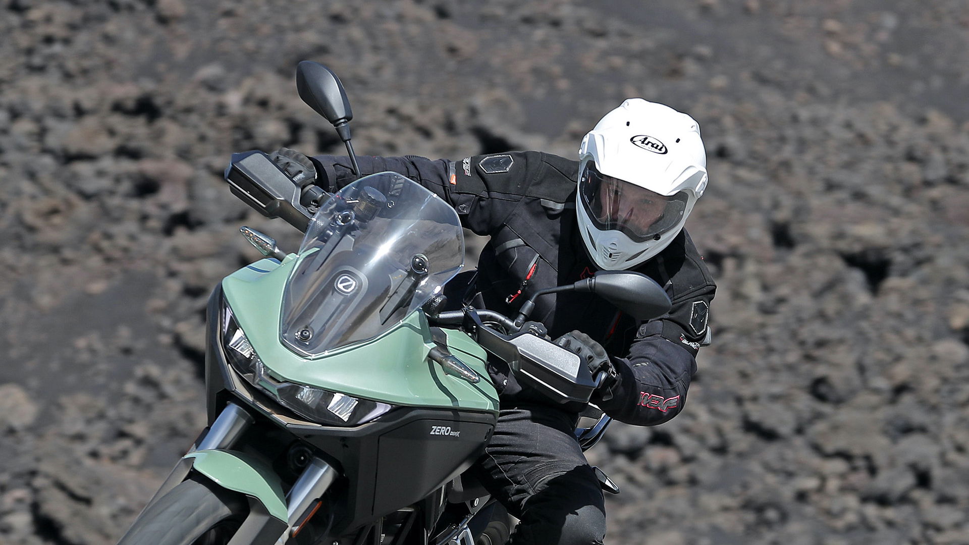 Arai Tour X4 motorcycle helmet review