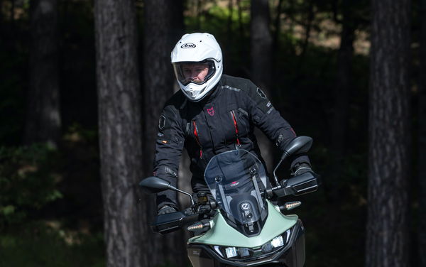 Alex riding the Zero DSR/X with Arai Tour-X4